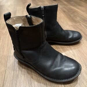 Ugg Neevah Women's Size 5 US Black Leather Shearling Lined Ankle Boots 1004177